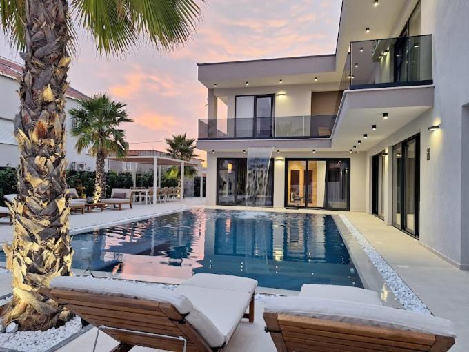 Luxury Villa My Wish With Pool Kaštel Stari Eksteriør bilde